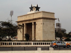 【ガーナの首都アクラにある独立記念門】