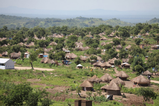 ウガンダ:南スーダンが見える丘で