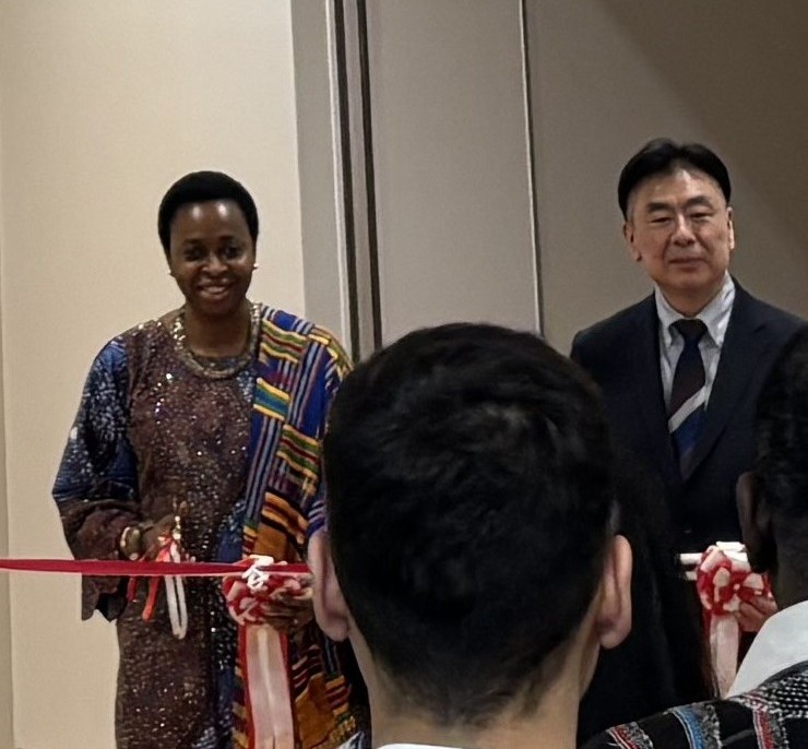 1 富士美術館テープカット IMG_8169